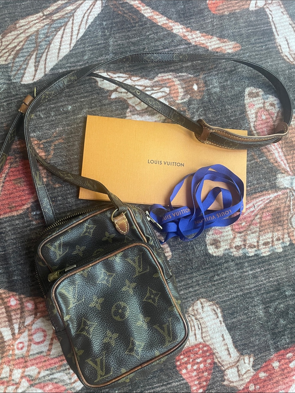 Authentic Louis Vuitton Amazone Monogram Canvas Crossbody Messenger Bag Purse